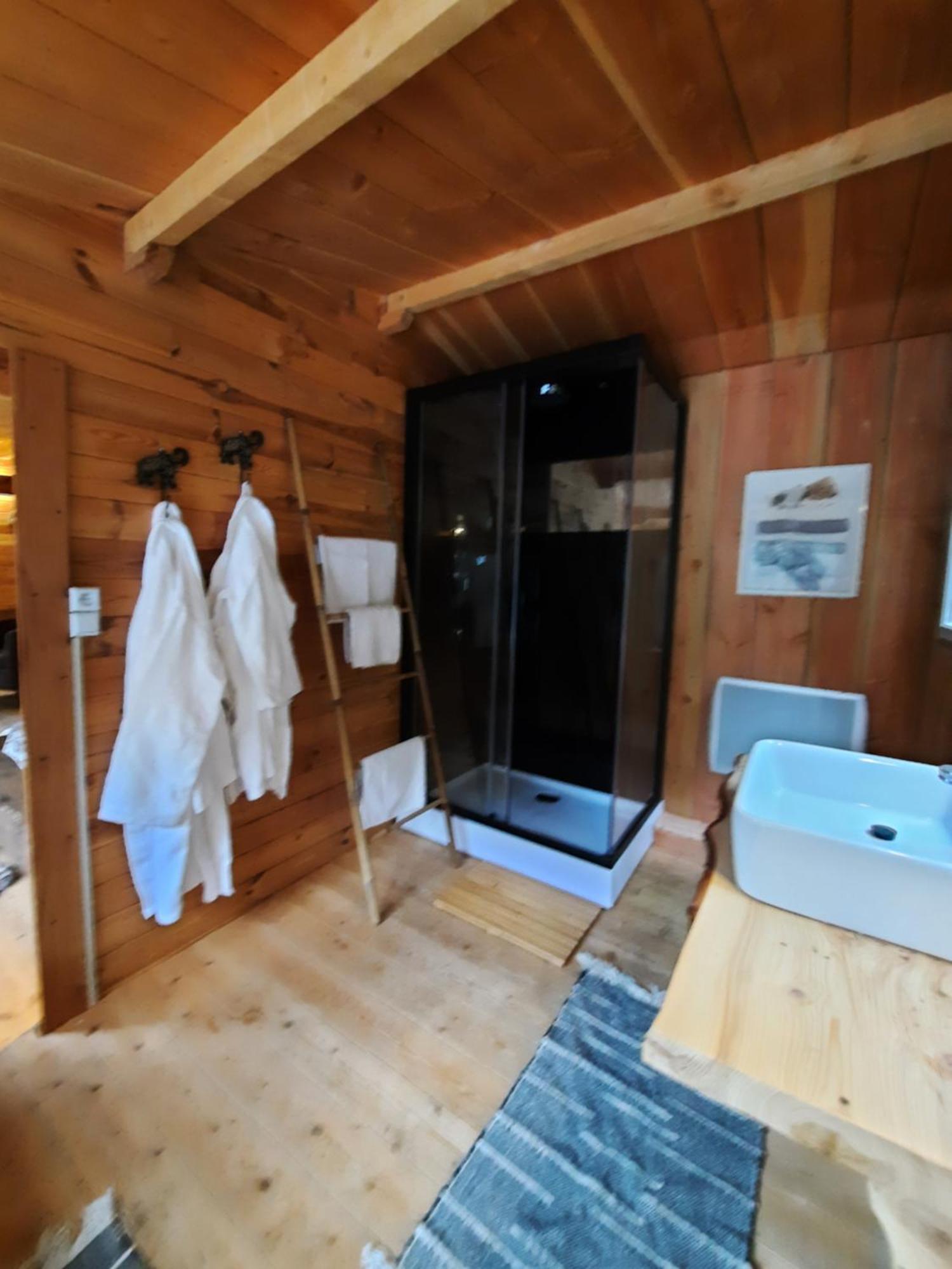 Domaine De La Vitarelle Glamping Villaniere Exterior photo